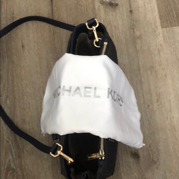 Michael Kors Purse - Picture 3 of 4